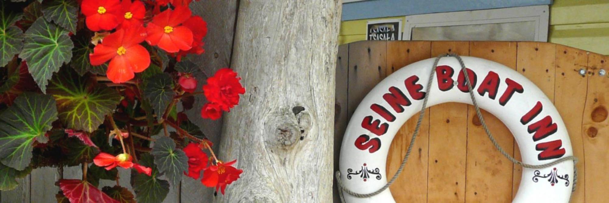 Seine Boat Inn Alert Bay Buitenkant foto